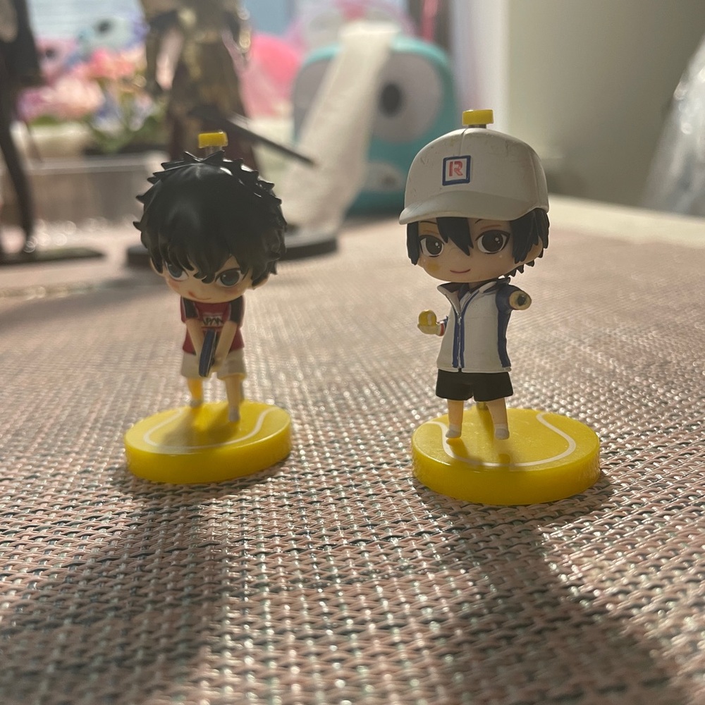 Small figures